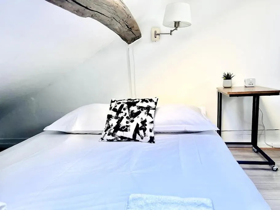 Cosy Studio Next To The Champs-Elysees Avenue! Paryż Apartament